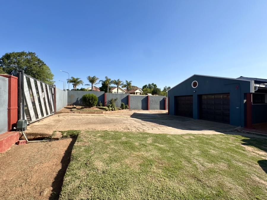 5 Bedroom Property for Sale in Southernwood Eastern Cape